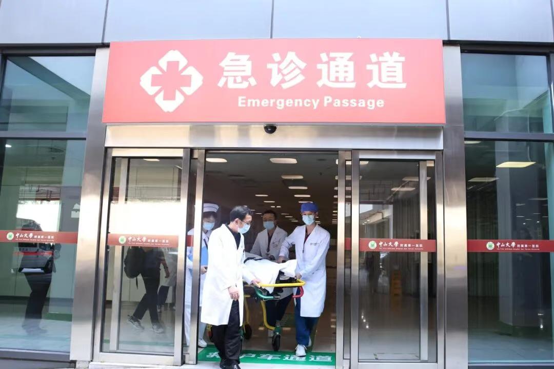 【南沙救护车直达香港！】10月16日下午，南沙与香港联合开展首次穗港两地跨境直通