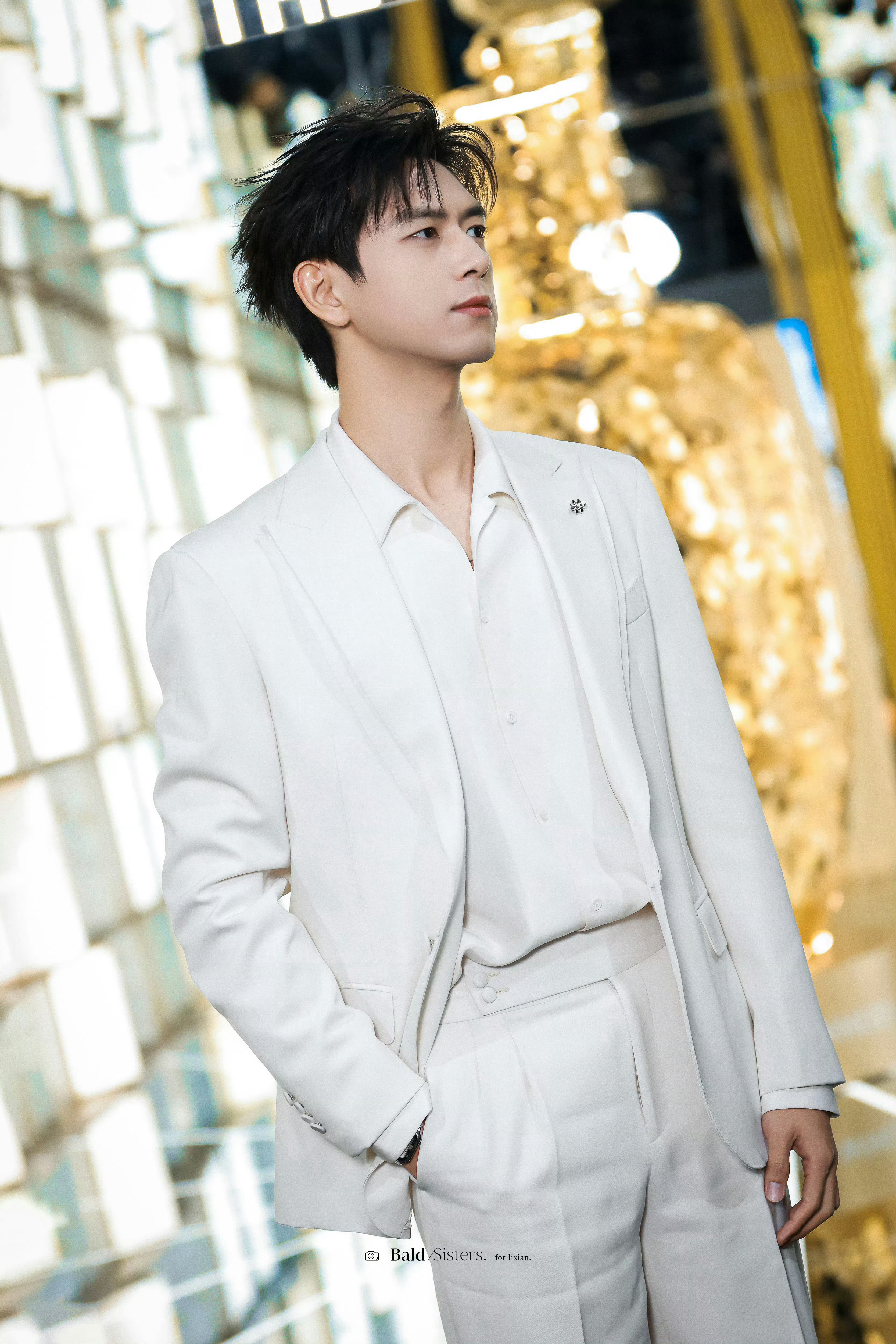 李现 × 今日the whoo 发布会活动造型饭拍李现白西装矜贵公子