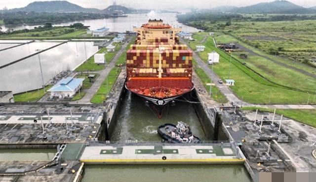 巴拿马政府单方面、无预警、暴力接管长和集团(香港)运营的巴尔博亚港、克里斯托瓦尔