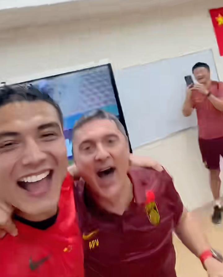 安东尼奥，请大家记住他的名字，不问将来，不管如果，至少现在他给中国足球刷新了历史