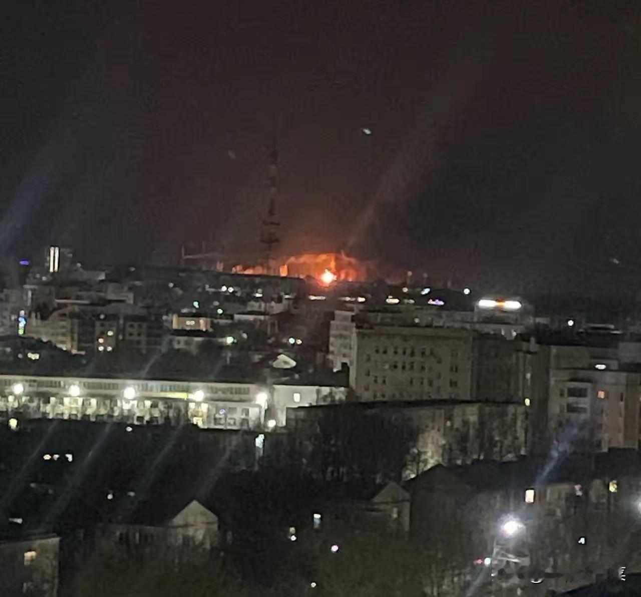 4月25-26日夜间，乌克兰无人机再次访问俄罗斯雅罗斯拉夫尔市。与俄罗斯人不同，