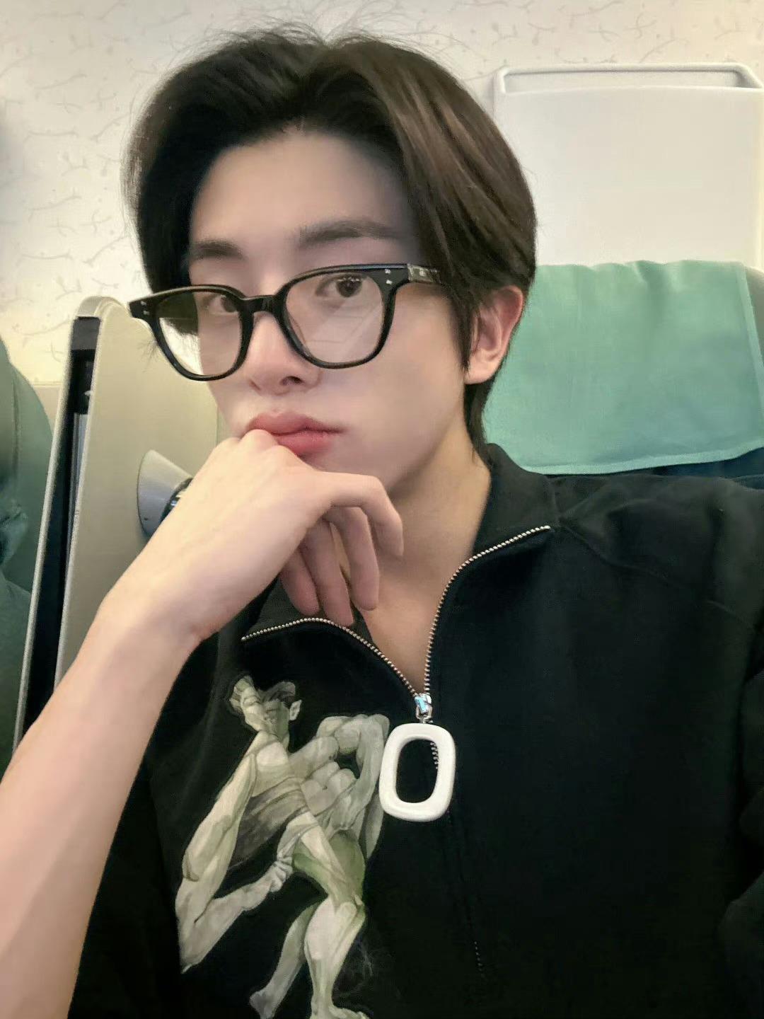 沈载伦：近两年事业上一直都有上升机会，粉丝们可以多放心，明年有出圈机会，但实际上