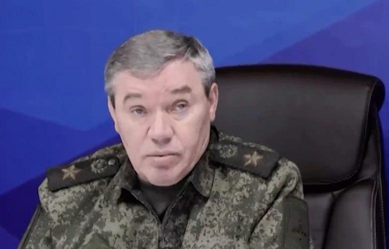 俄军总参谋长格拉西莫夫4月21日宣布，俄军"已完全完成卢甘斯克人民共和国的解放"