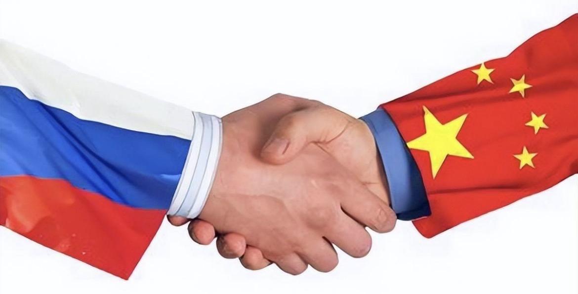 时政观察员中俄签署的二十项合作文件给中俄带来了背靠背坚实的关系，给中俄带来接下去
