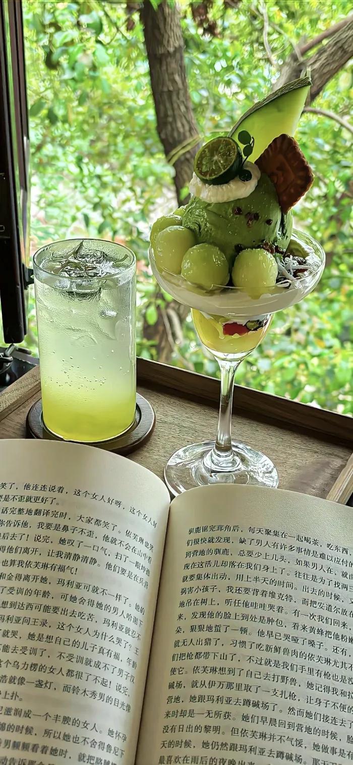 我虽然文化不高;但也有文学梦想
    我虽然是高中学历，在单位时读过广播电视大