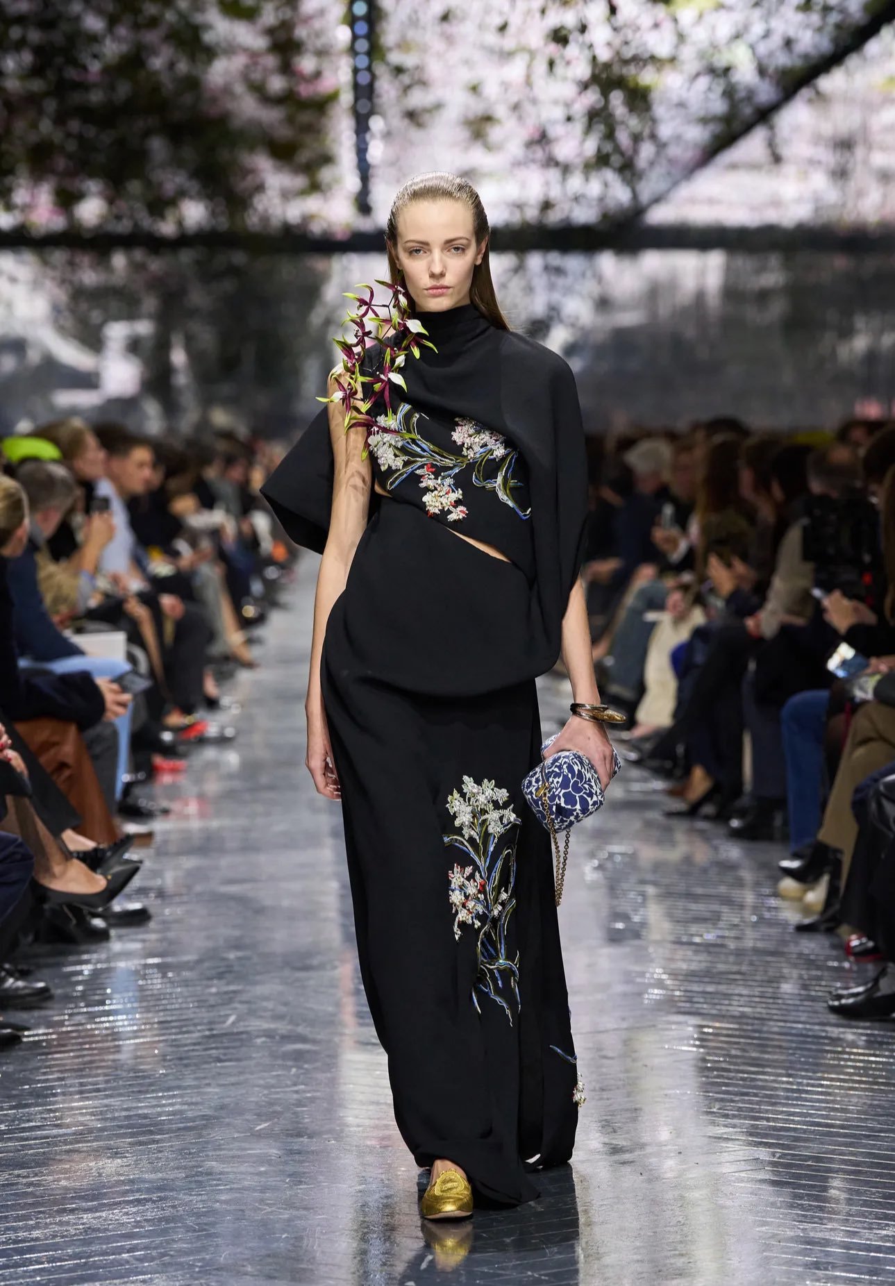 奥斯卡红毯最美的礼裙之一，由Rose Byrne 演绎的Dior by Jona