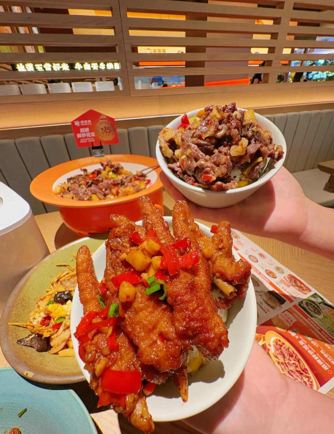 已经吃了5678次了。。。
增城新塘挖到宝藏新店✨只炒当餐鲜牛肉，食材新鲜又有机