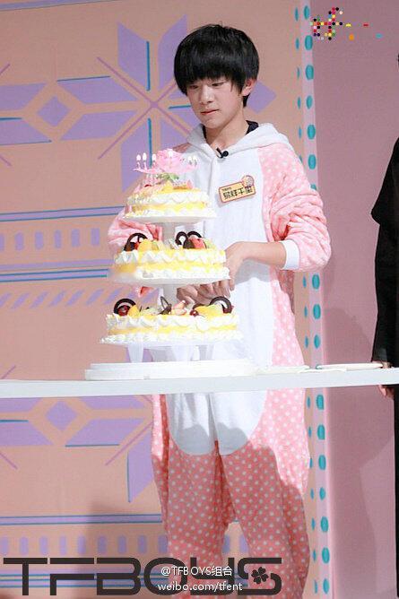 四宝宝慢点慢点长大🤲🏻易烊千玺二十五岁培风越远岫