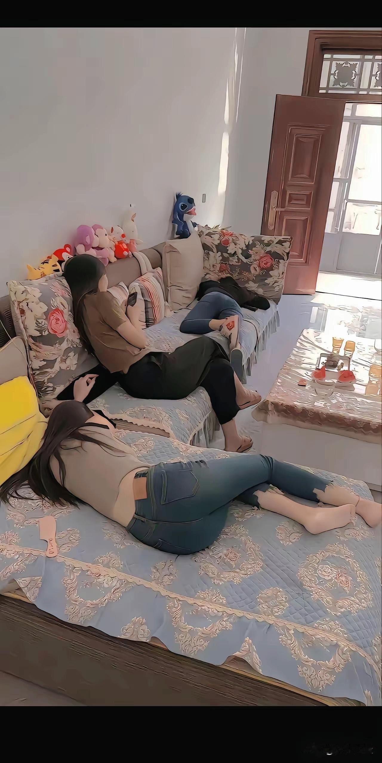 三个招商银行放假就躺平，啥也不干还指望招财？
都说女儿是招商银行，我家这三位可倒