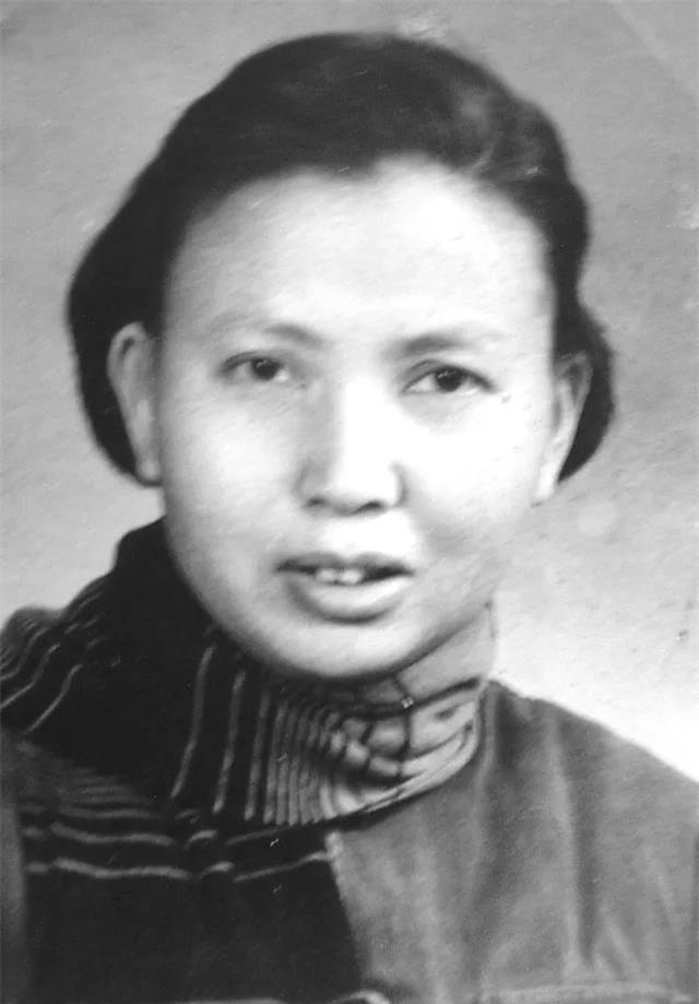 1941年，日伪军到处抓新四军莫林，在一个冬夜，莫林被日伪军抓捕，她被押到伪军营