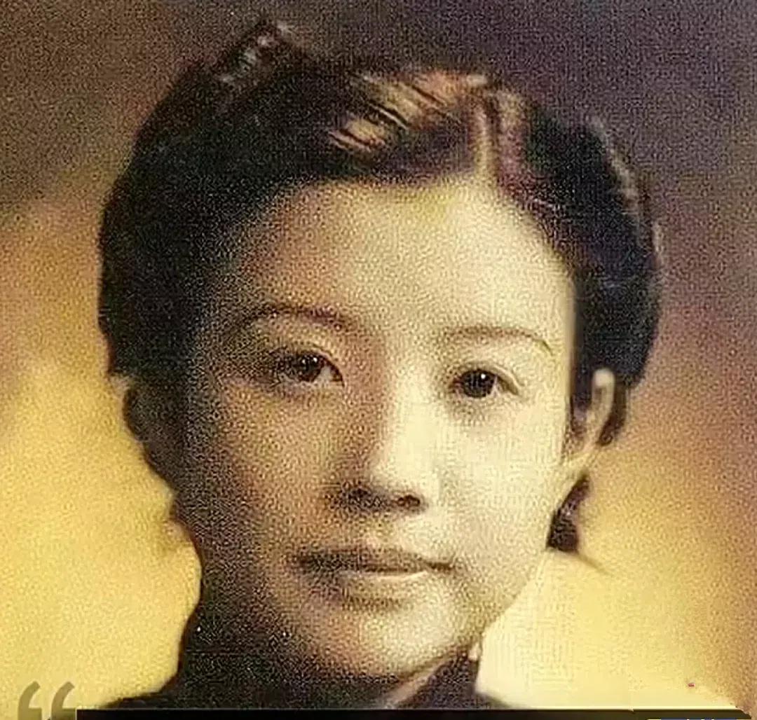 1955年黄慕兰被判处死刑，并关押在死囚牢房。毛主席得知此消息后，深感震惊，临行