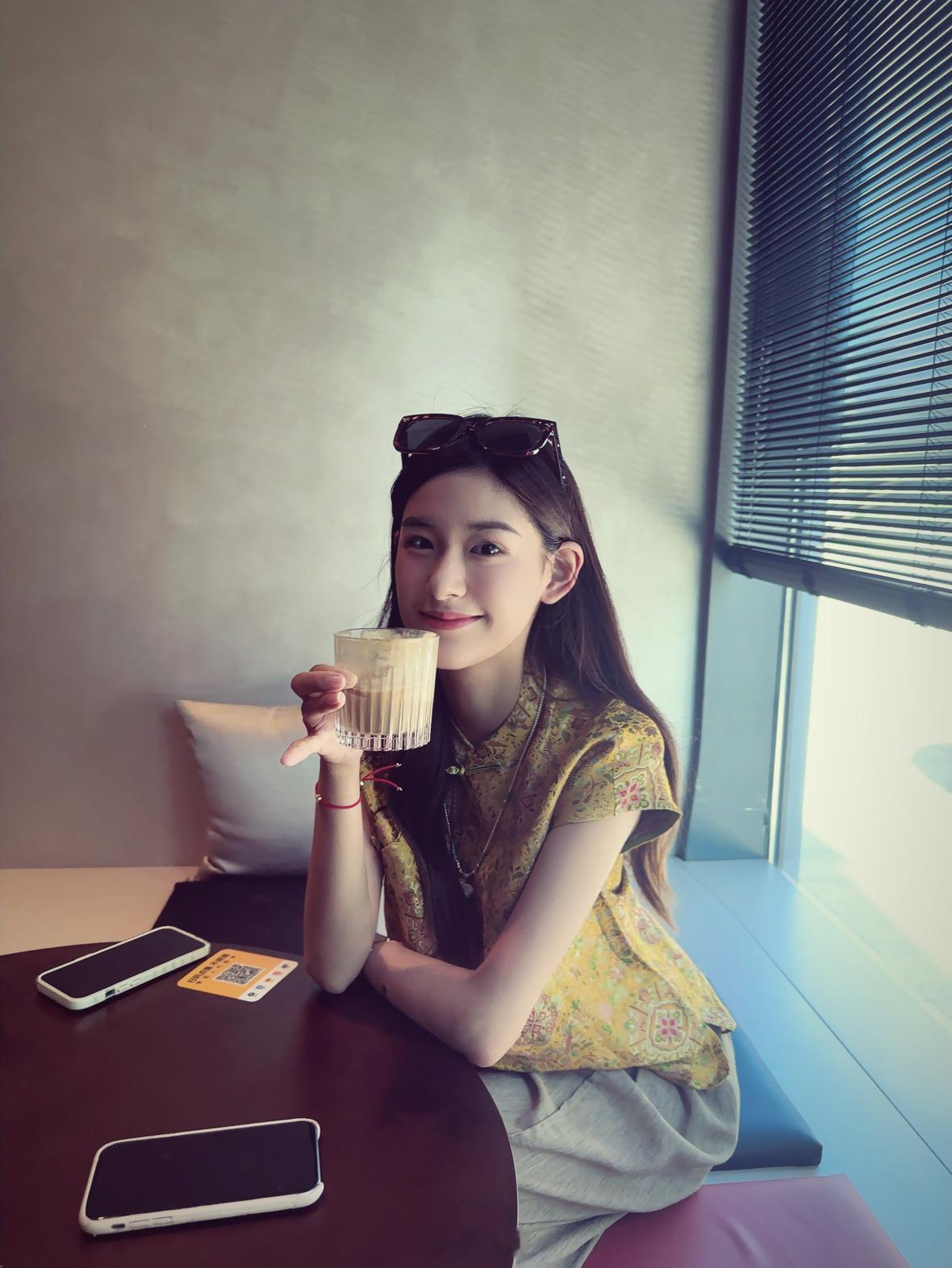 原来人真的会偷偷幸福 ​​​