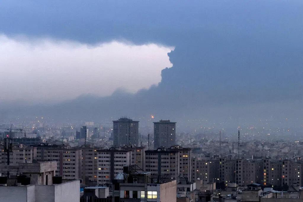 以色列国防军星期一（3月9日）晚间发表声明称，以军空袭了伊朗伊斯兰革命卫队一处“