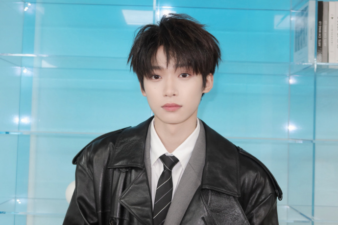 梓渝库存plog梓渝发库存六宫格梓渝发了库存六宫格！！ 