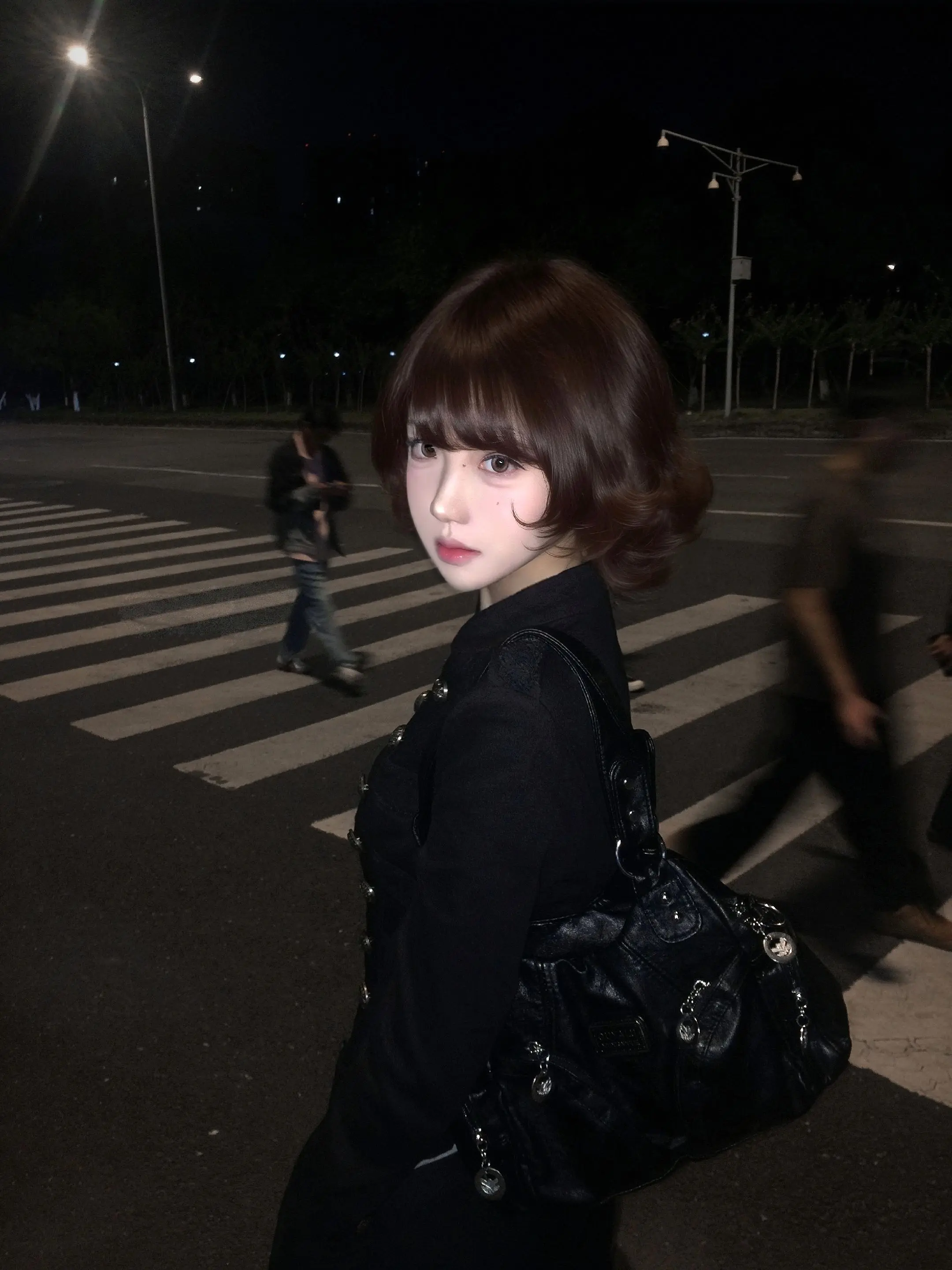 我也不太了解她。