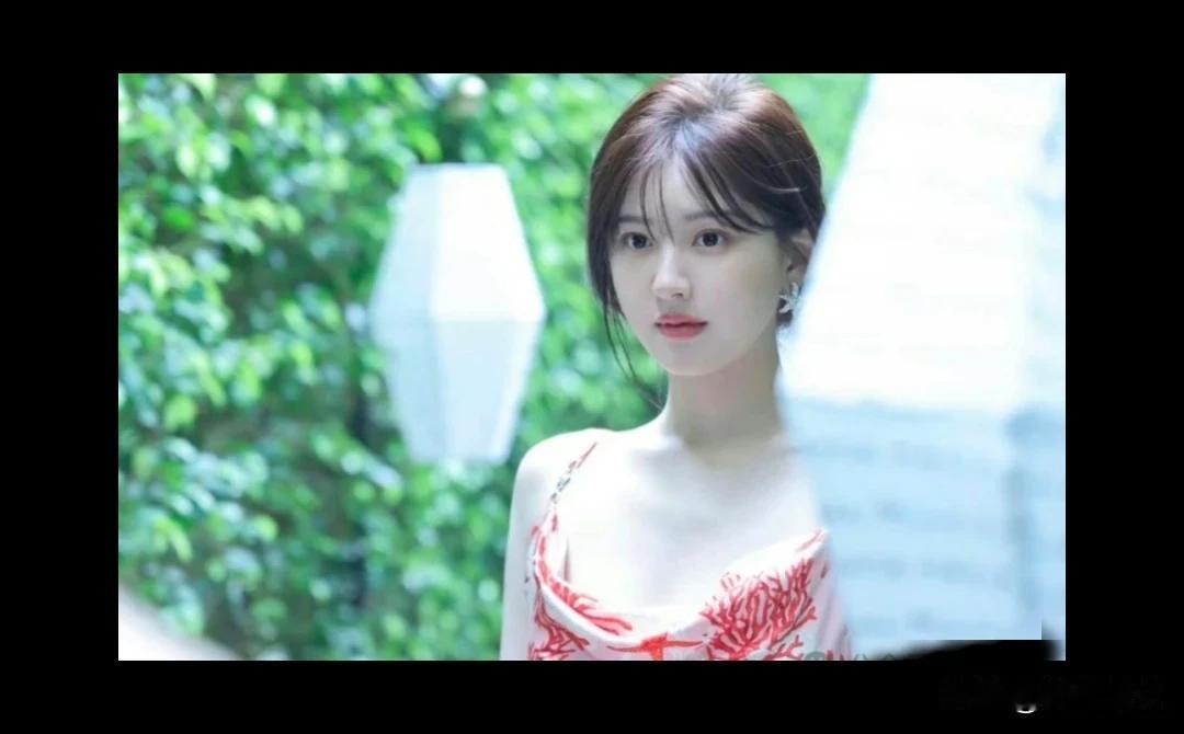 赵露思金鱼嘟嘟嘴，为什么100%中年男人都喜欢，#赵露思美爆啦#