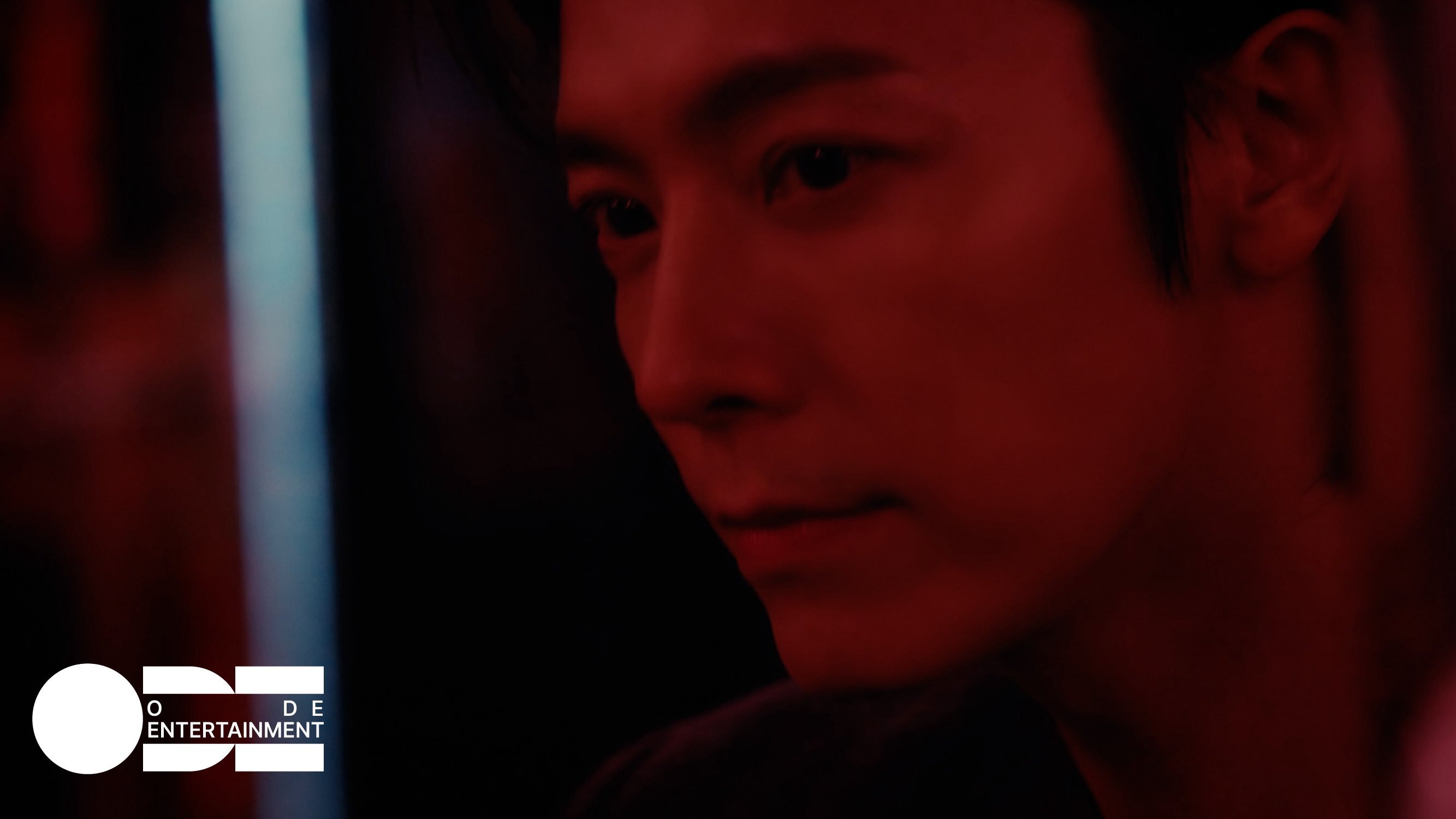 “CB百蓝_。260414 D&E official更新李东海 相关：DONGH