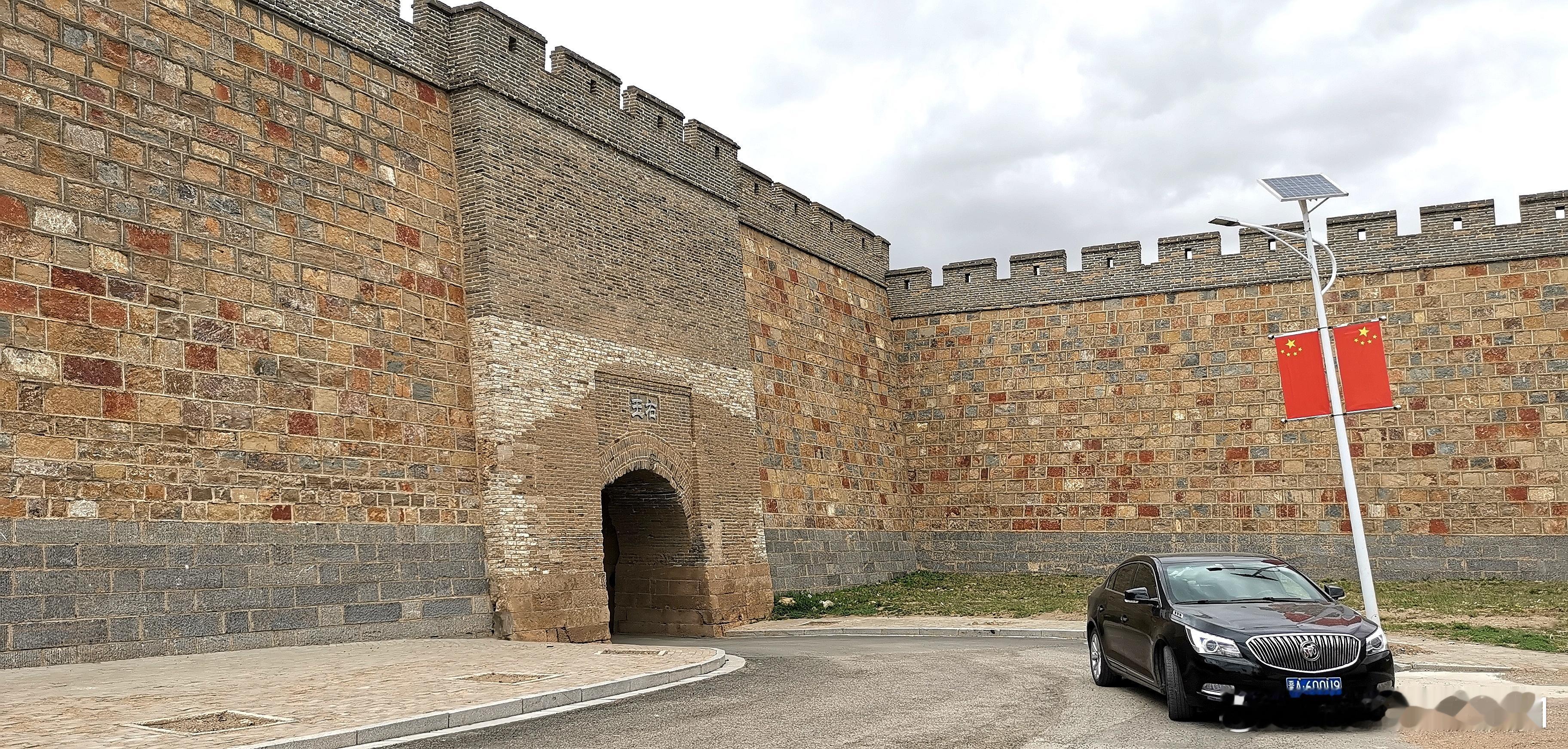 最好的生活方式：是和有能量的人一起奔跑在路上回头有故事，低头有脚步，抬头有远方。