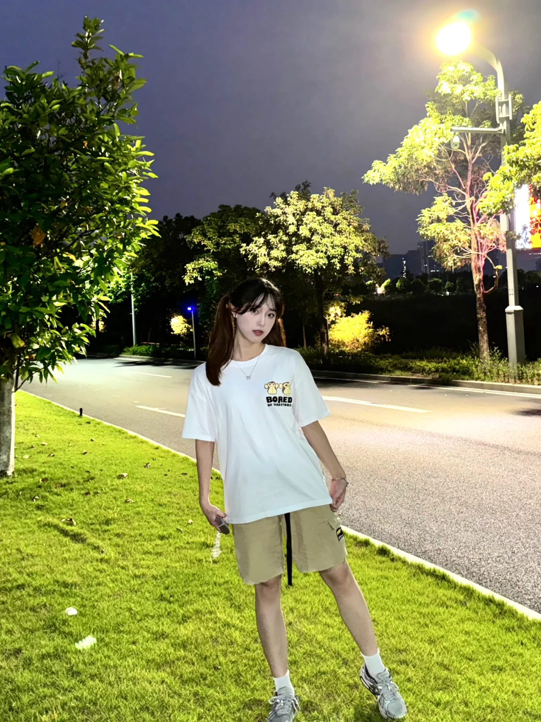 晚上草地拍拍॰¨̮📗⋆🍃｡˚