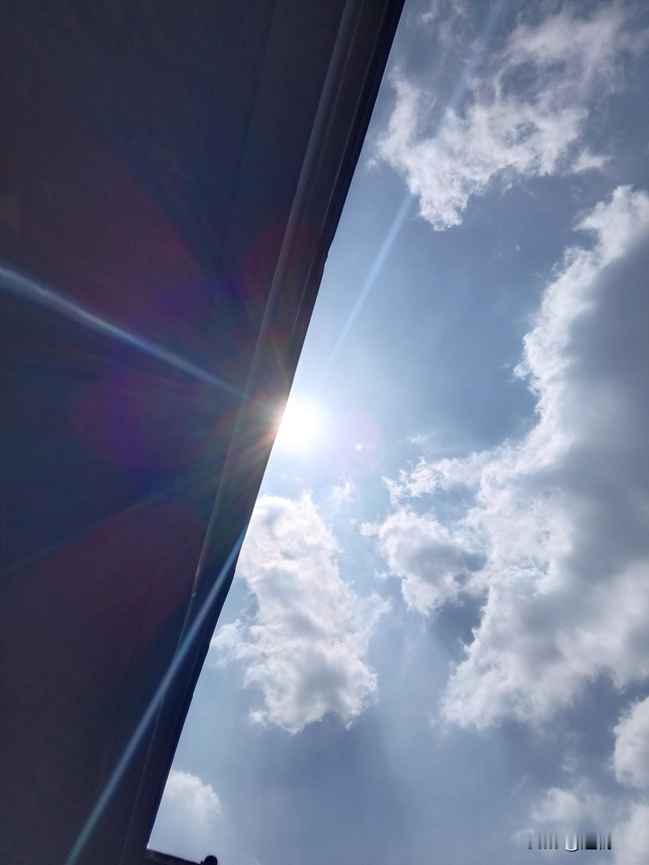 美国是怎样成为欧洲大哥的呢？从一战就初现端倪。当同盟国和协约国在欧洲打得难解难分