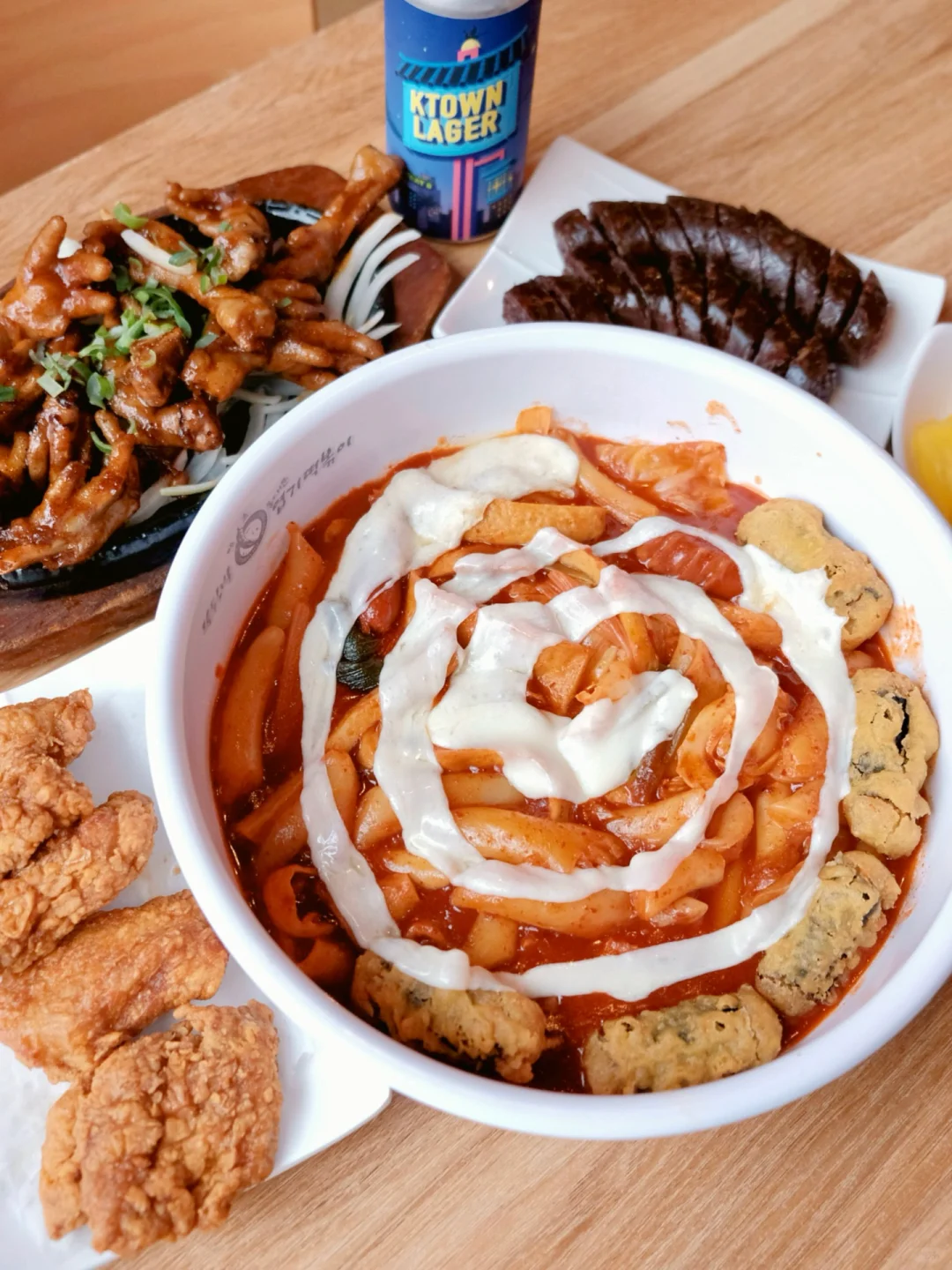 尔湾|拉丝芝士辣年糕🌶️鸡爪血肠神仙搭配