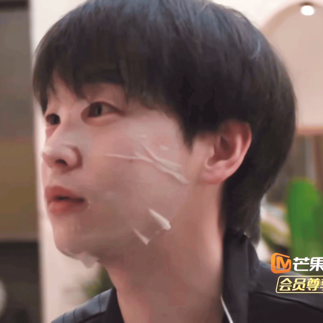 很爱和摄像机唠嗑的彭儿一枚 