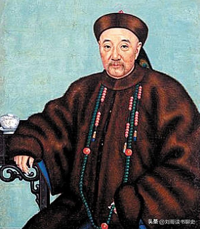 1882年春天，胡雪岩在江南画了一个圈。

他派出手下，沿着太湖流域的蚕桑区一路