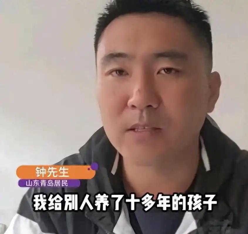 “我只想离婚、要回孩子，他怎么说我不在乎。”
 
妻子侯女士的回应，冷淡到令人脊