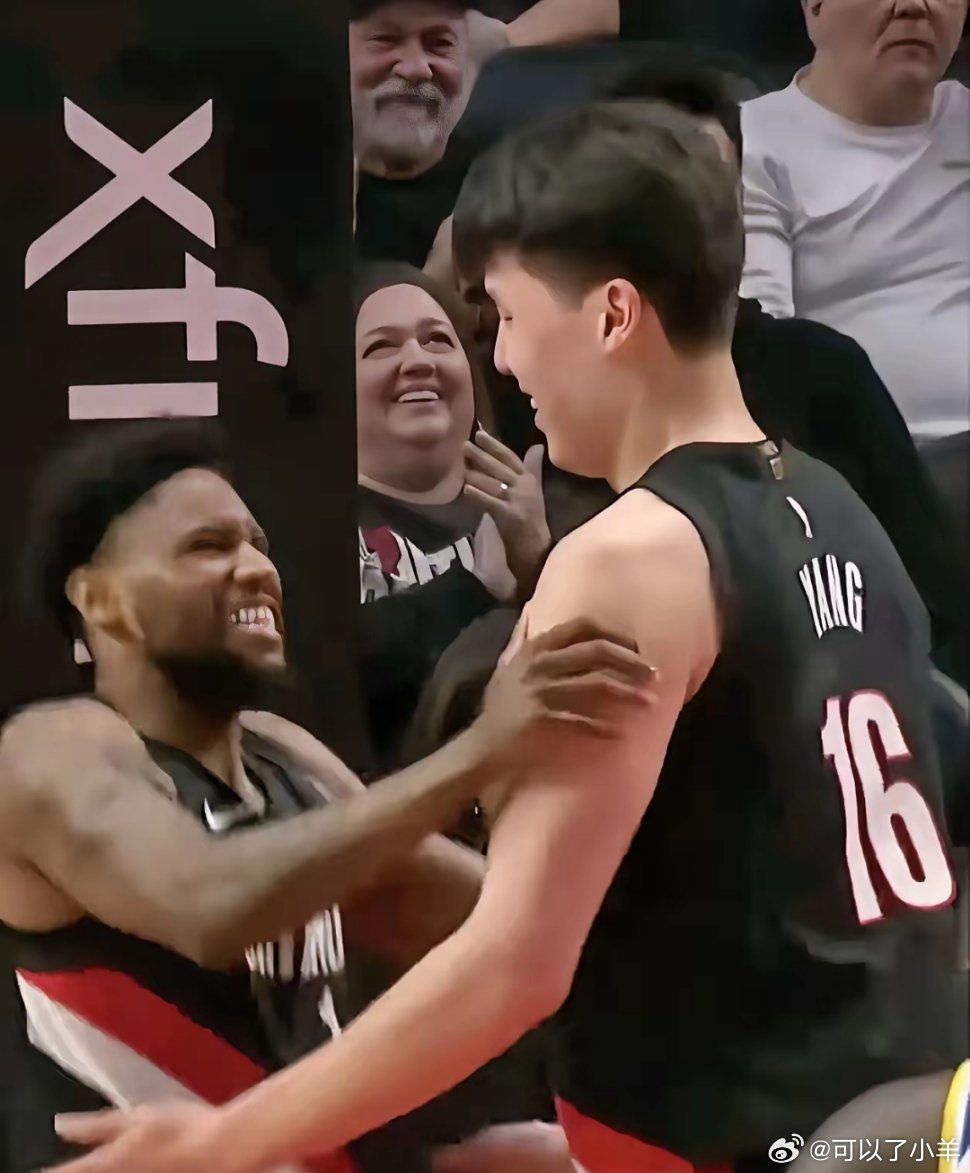 杨瀚森和队友联手缔造五佳球出场4分钟拿下5分1板，贡献精彩暴扣2+1！杨瀚森这么