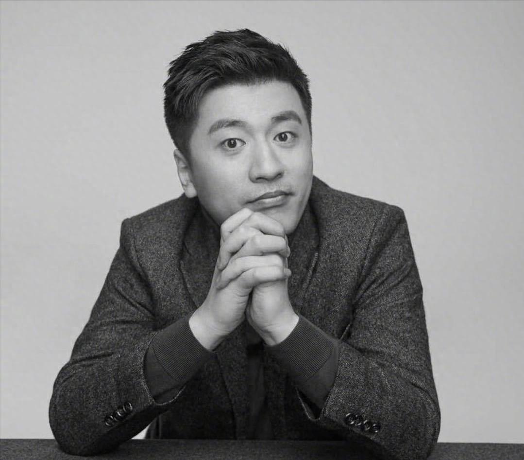 张雪峰老师突然走了，很多90后、00后心里挺不是滋味的。
就在这时候，网红“留几