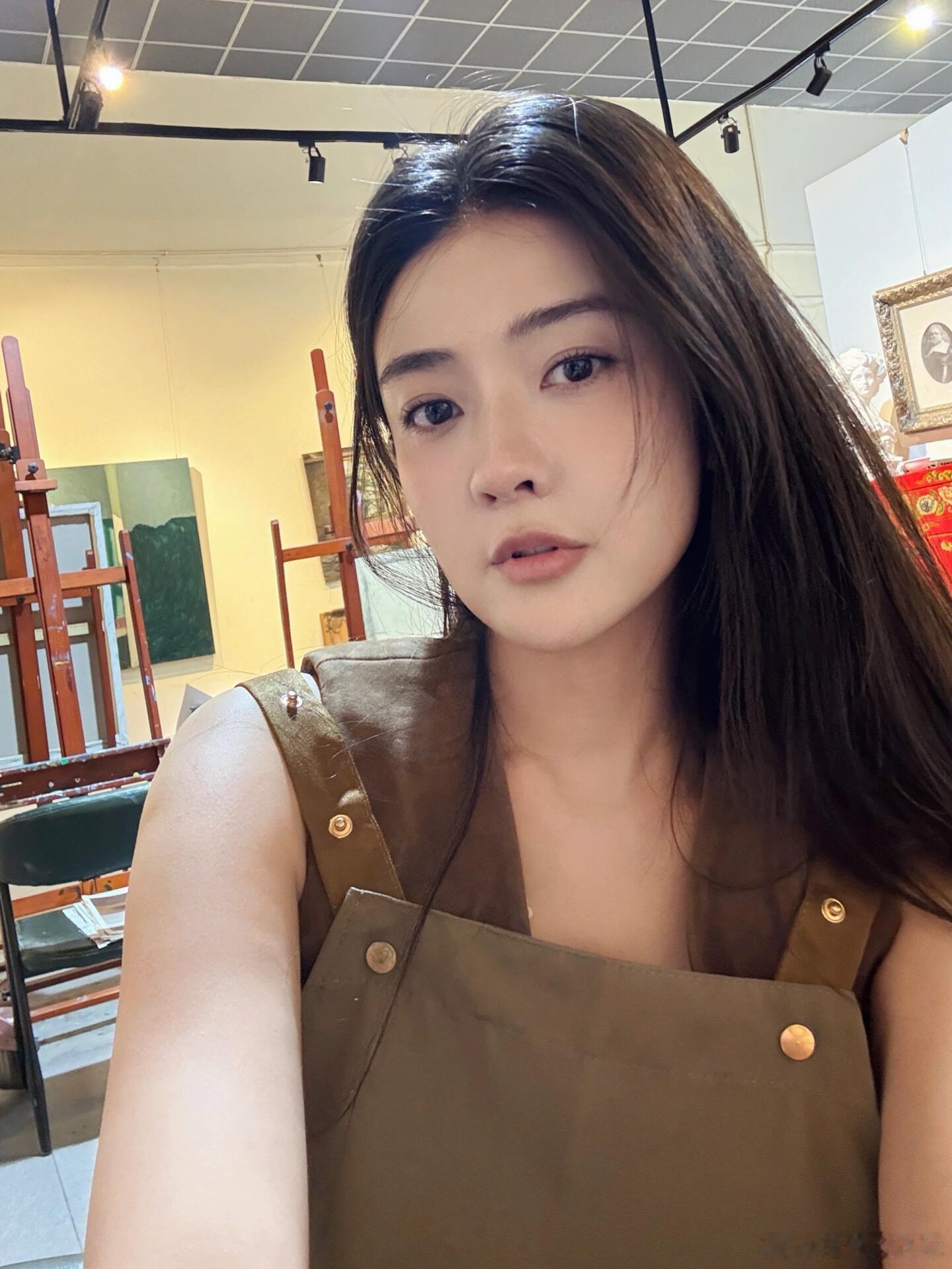 梁洁：是聪点还是傻点？请投票[奶牛猫][奶牛猫][奶牛猫] ​​​