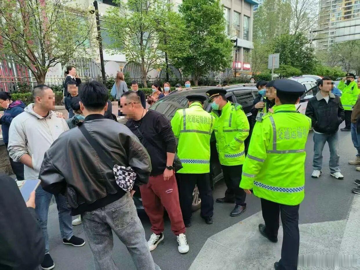 【爱车安全贴士 北京启动常态化严打，多辆这类进京车辆被现场查获！】据市交通委消息