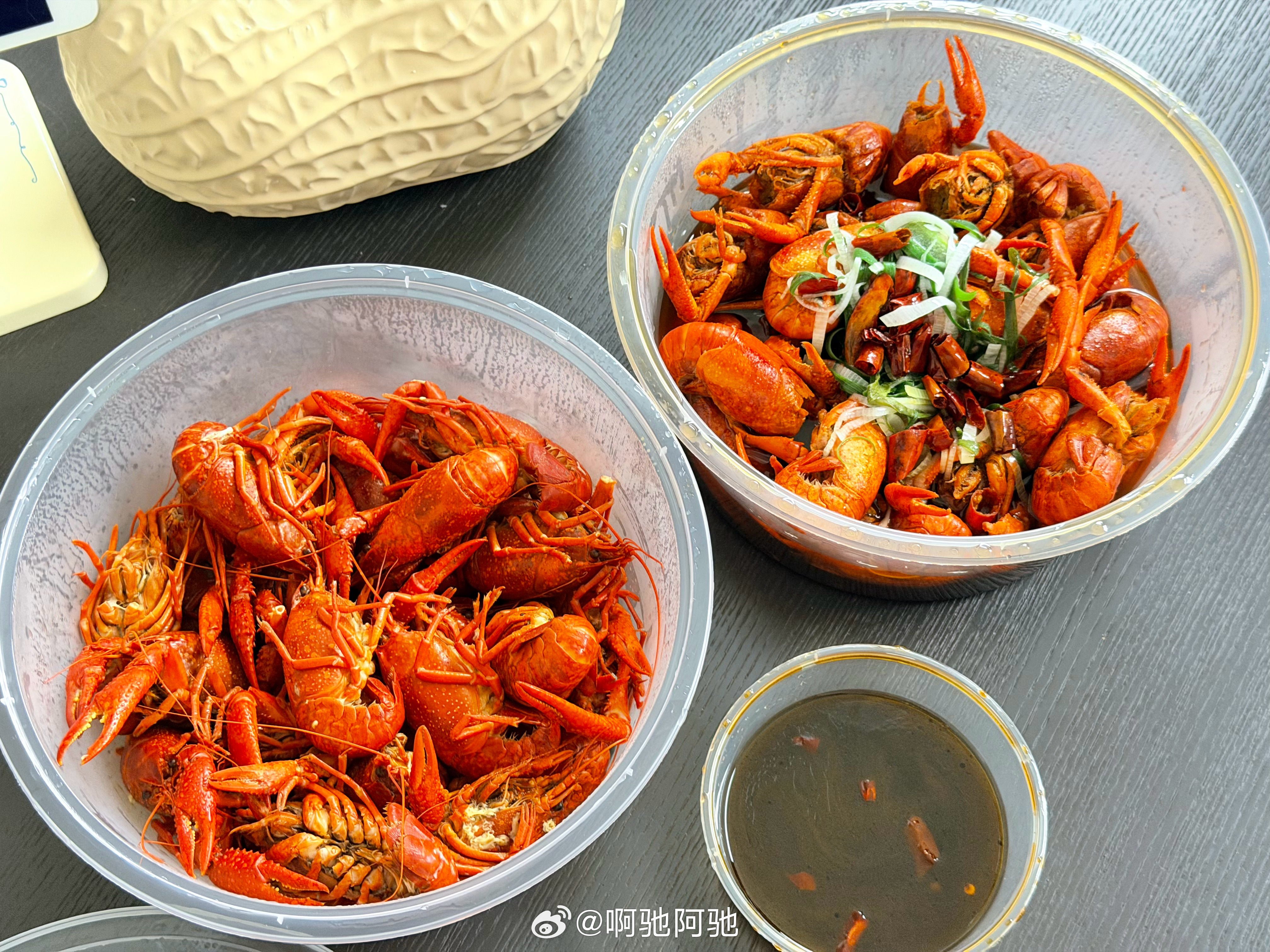 起了个大早回扬州扫墓下了高速就开始堵车，导航全程让走绕城快速路，市里道路全红，哪