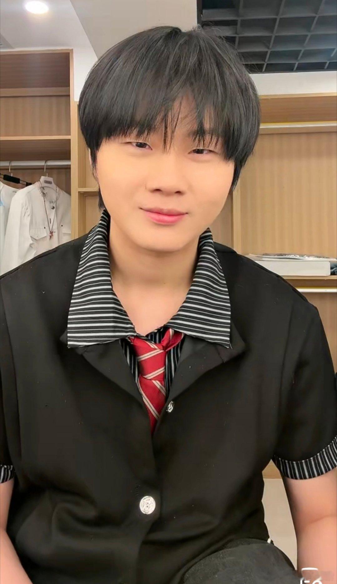 双高胎 sd的衣服看起来还不错 