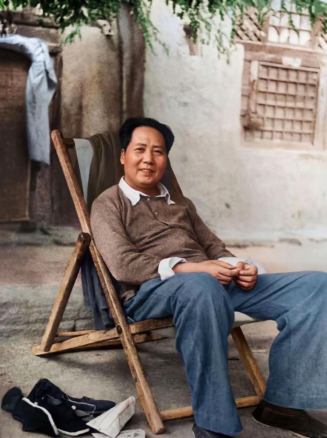珍藏！人民领袖高清彩色原版影像，画质清晰细腻，面容慈祥庄重，气质伟岸从容。一举一