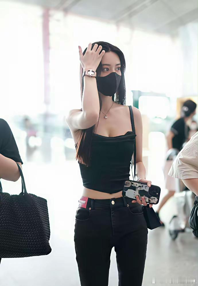 原来孟子义身材这么好，看来以前总是把她忽略了。 ​​​