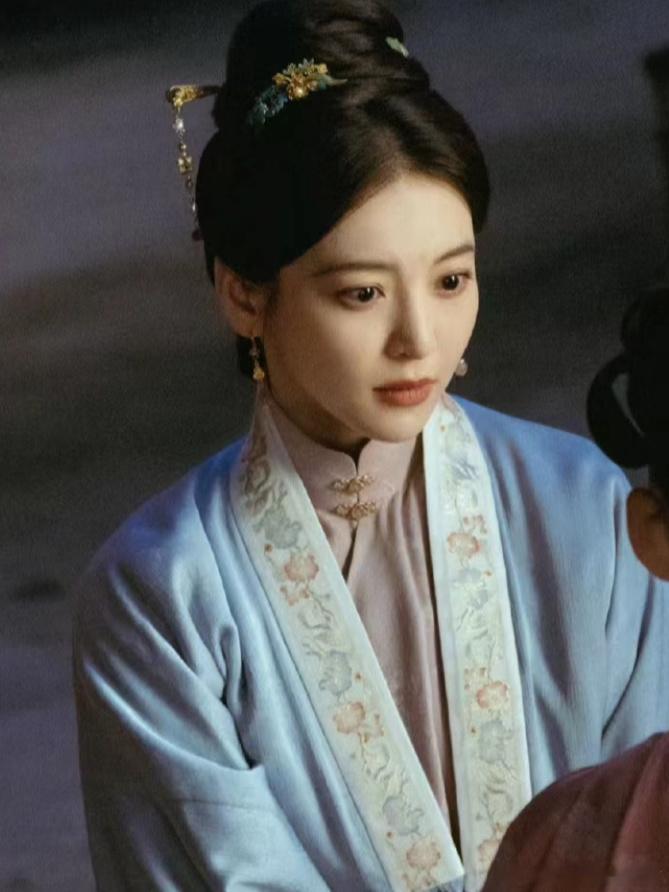 不是姐们 可塑性这么强的吗当时只觉是眼熟竟然是曾经大火的女世子每次提到有效反串都