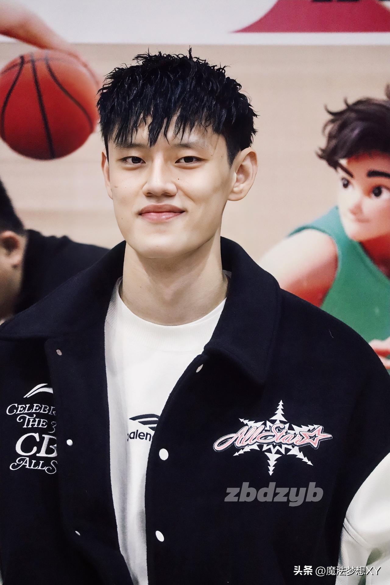 北京男篮不急于让曾凡博复出，
原因很简单，
不是因为球队战绩好，而是因为
球队希