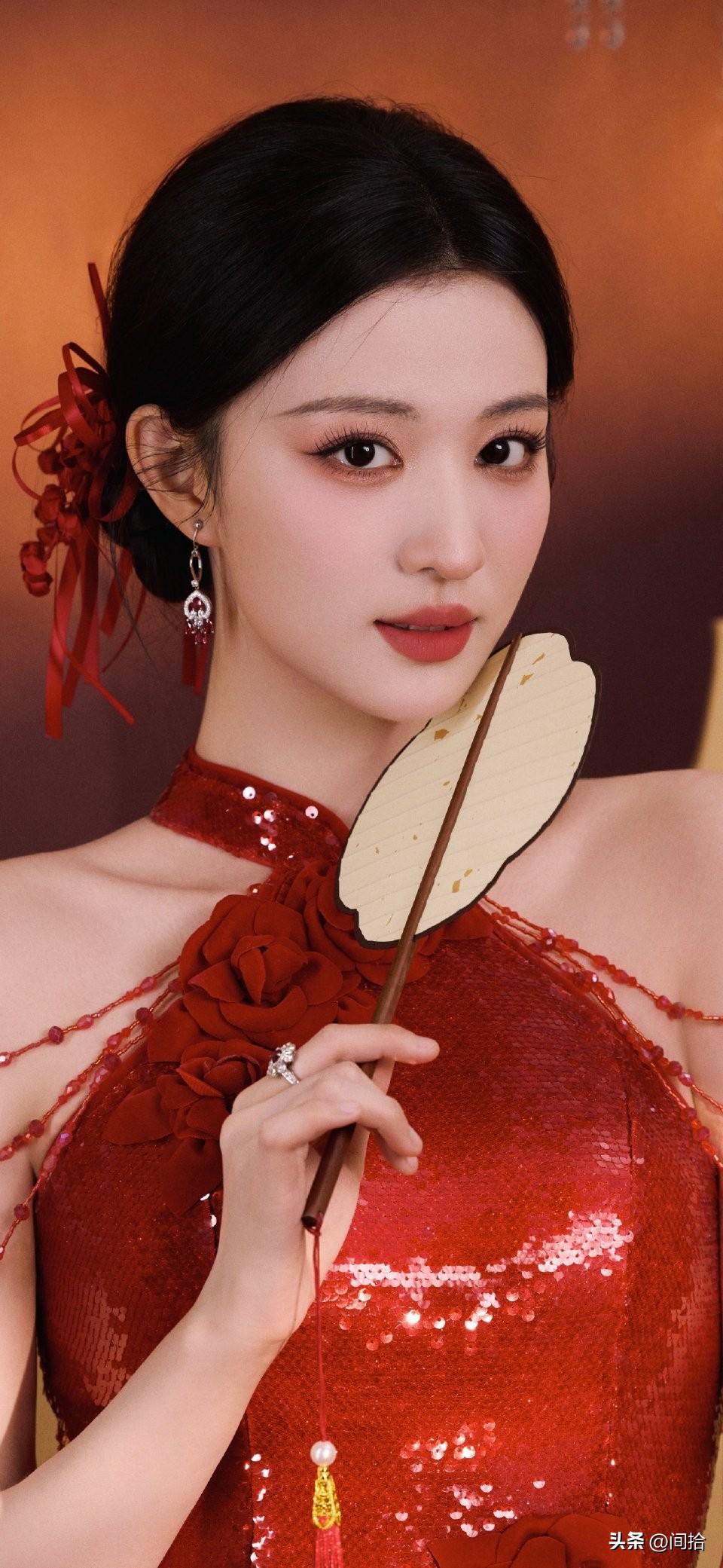 王楚然的红衣造型简直杀疯了！2026年春晚，她在《贺花神》里演王昭君，20秒红衣