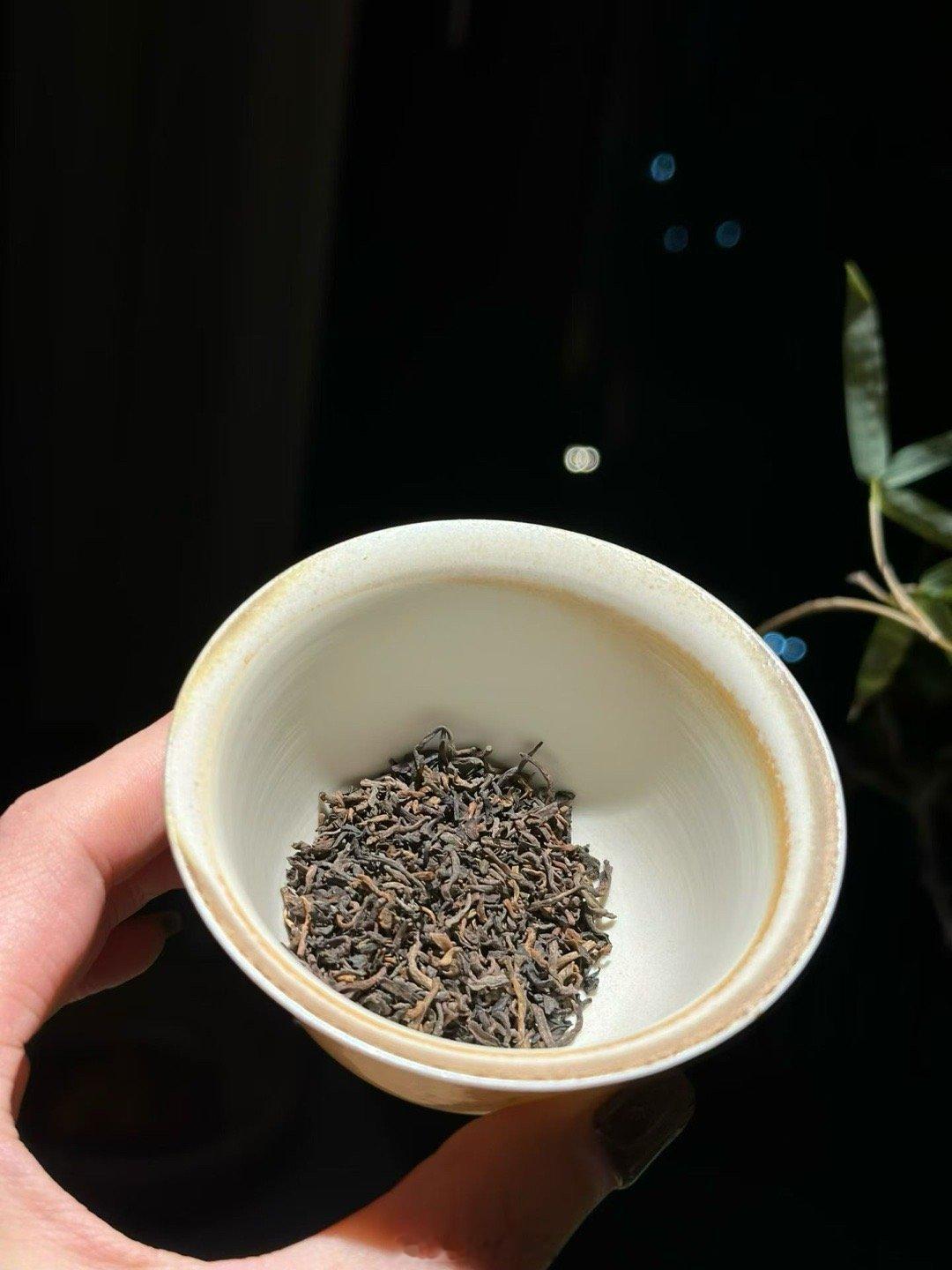 好起来的从来都不是生活，而是你自己的心态。接纳自己的普通，允许生活的不完美。 