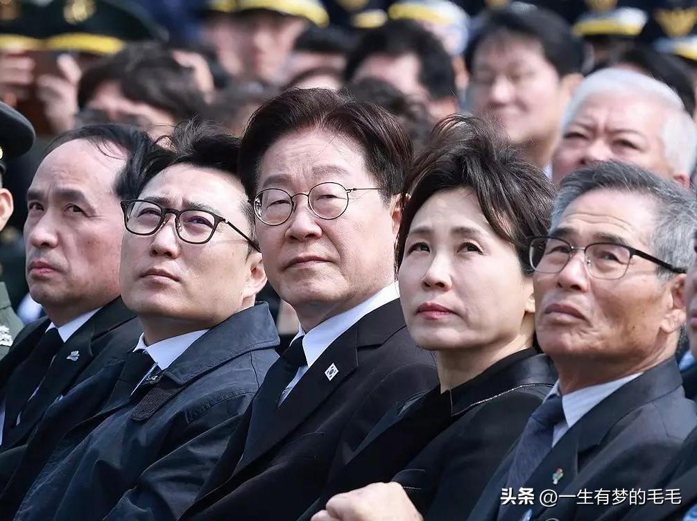 3月28日，韩国总统府针对总统李在明就天安舰事件发表的言论引发朝野争议一事，表示