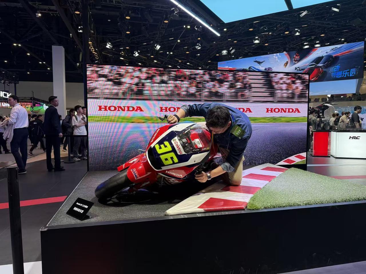 【打卡本田移动梦想乐园：海陆空产品配齐，可玩性很足】日前，Honda移动梦想乐园