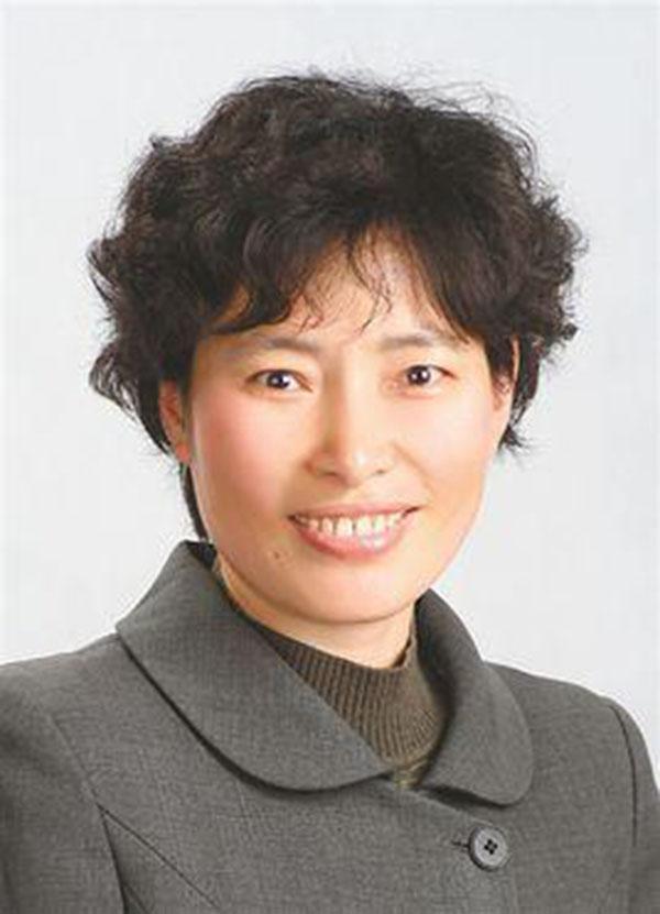 半生温柔托举微光！平凡母亲用三十年坚守，养出脑瘫文学才女
 
肖霞，女，汉族，1