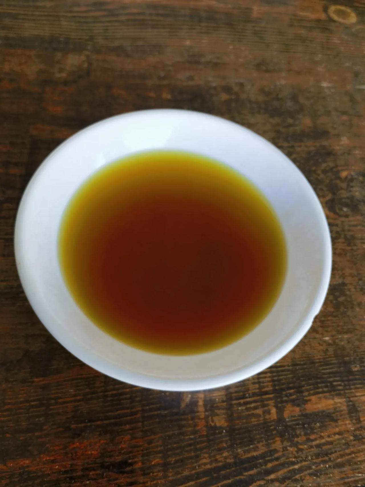 试车结束，错的一塌糊涂。回来路上我说，明天都不想考了。教练说，就你独特。平常我觉