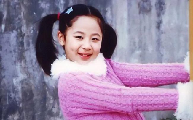 一次，主持人问成毅：“如果你需要60万，会问谁借？”成毅想都没想就说：“杨紫。”