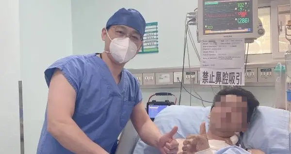 医院|34岁男子主动脉血管半夜撕裂，医生11小时紧急手术“救命保腿”