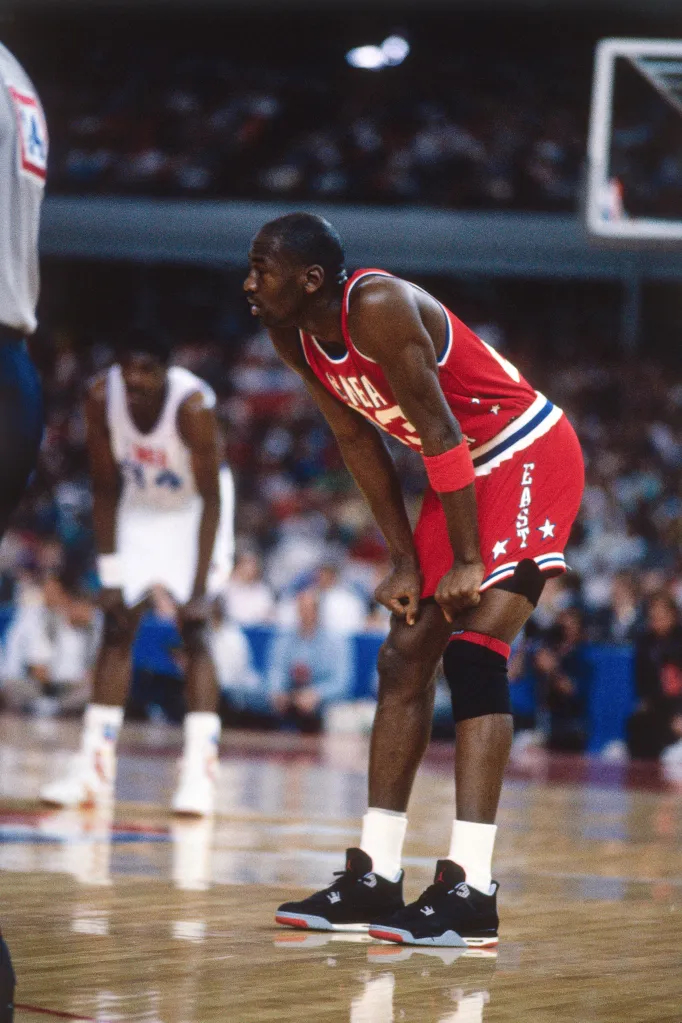 Air Jordan 4“Bred”将于 2026年11月28日回归 细节看齐原