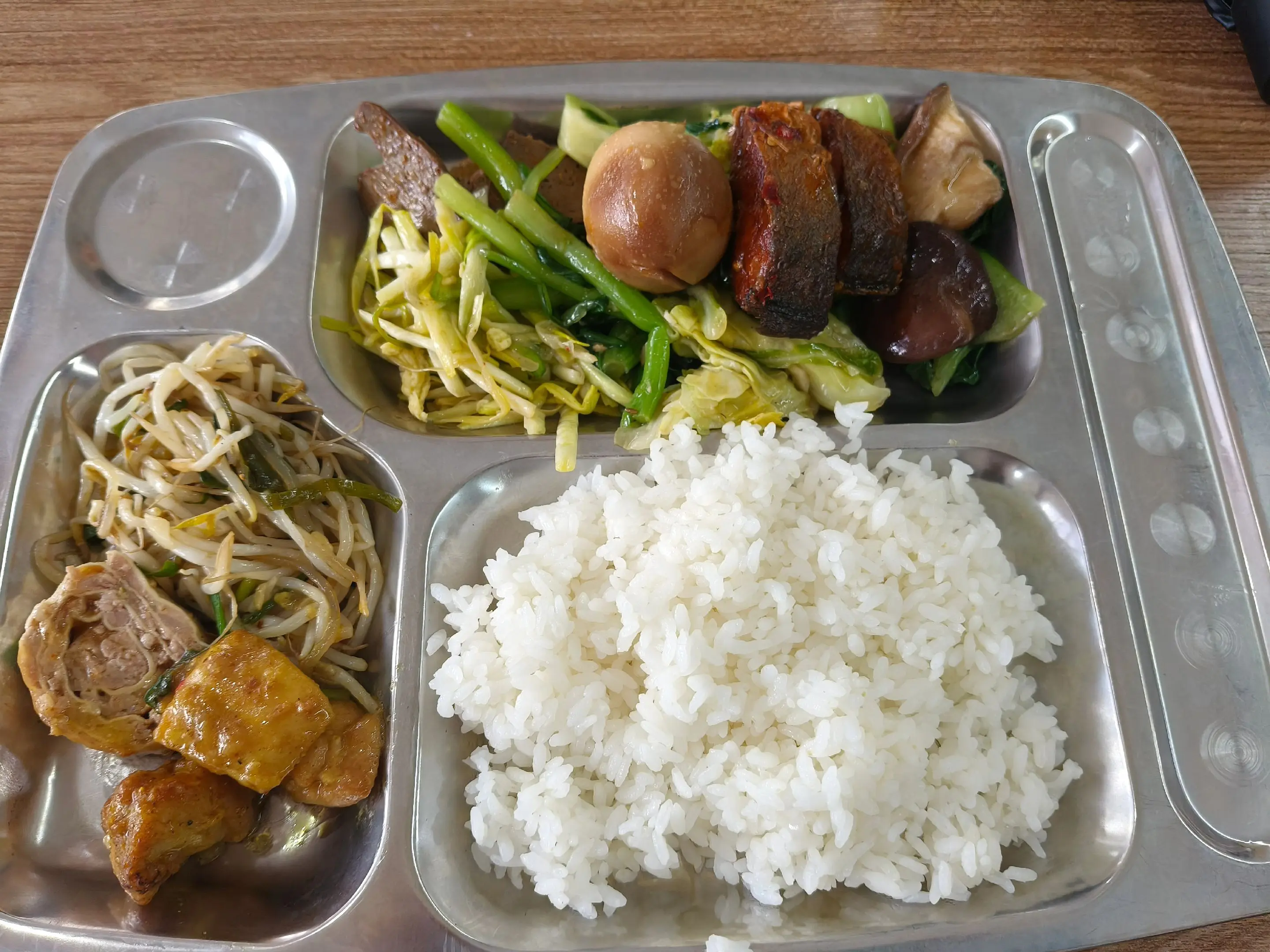 其实是美食博主来着，又要放假了太好了可以回家吃活饭了