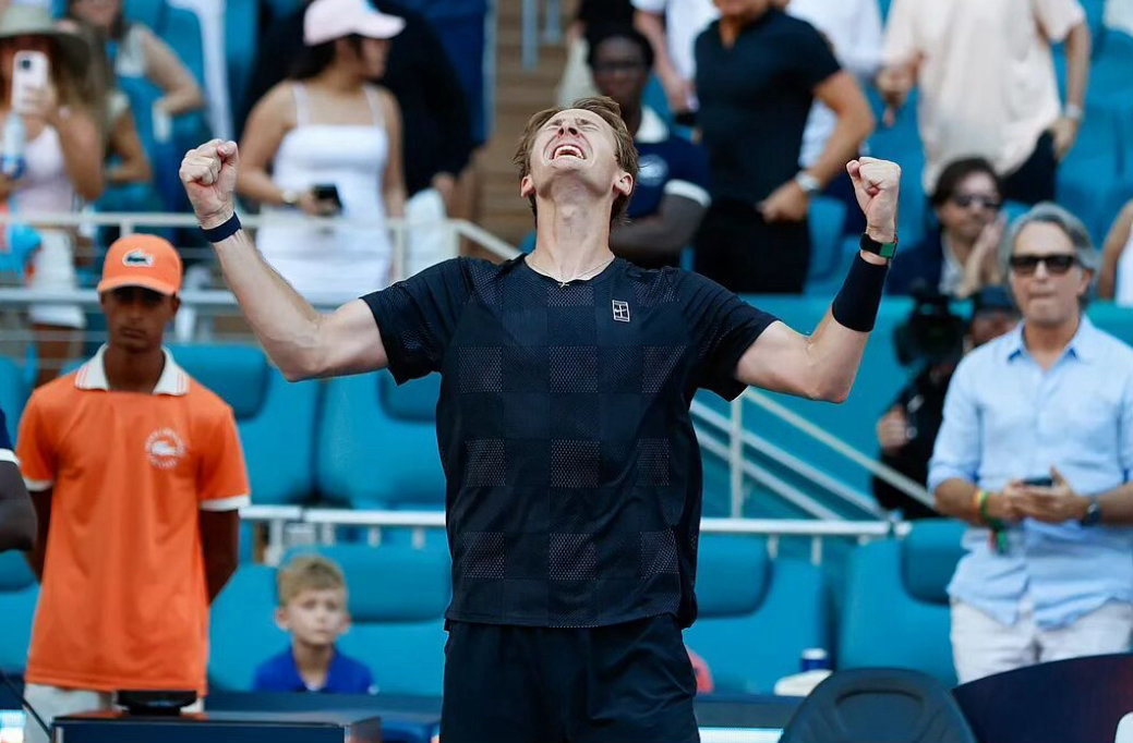 全家冠军只有我最差劲？网坛最“凡尔赛”的科达，用爆冷击败全满贯得主书写逆袭传奇最