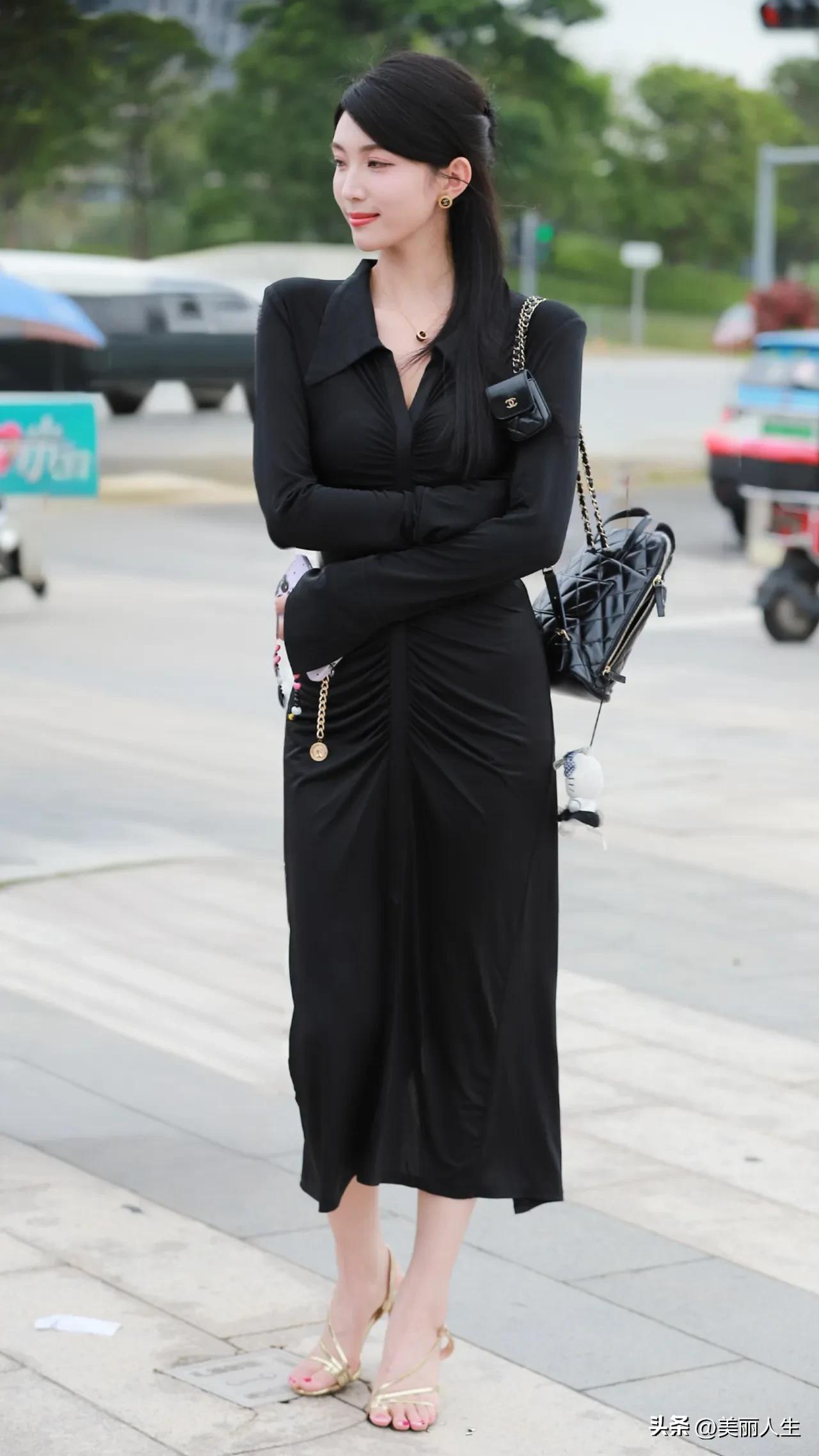 吹吹人间发财风
填我十万八千梦
愿新年诸事顺利